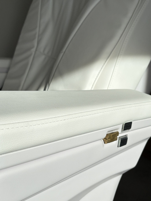 Fotel podologiczny WEELKO® CALN SPA elektryczny z brodzikiem i masażem powietrznym & Shiatsu